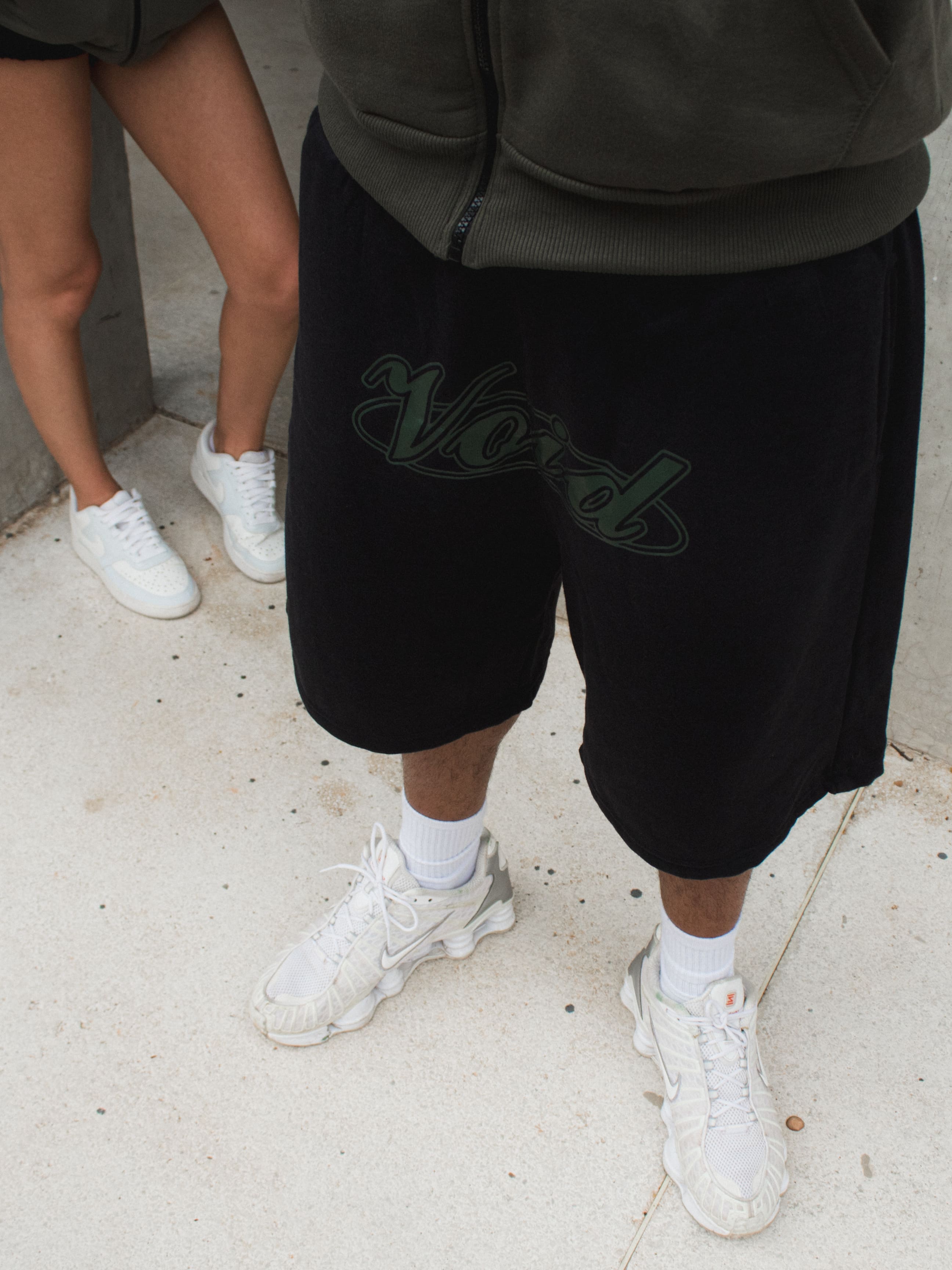 DEFAULT GREEN SWEATSHORTS (BLACK)